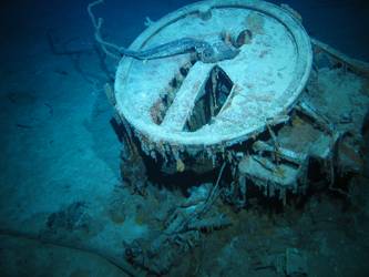 S1 stbd forward 4-inch HA Gun and mount inverted on seabed